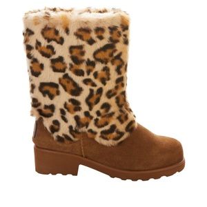 BEARPAW Regina Suede Water- and Stain-Repellent Boot